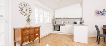 Anna and Friends Top 17