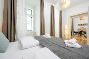 Desk, iron/ironing board, WiFi, bed sheets - Central Business Apartment (Vienna)