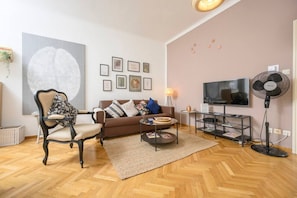 TV - Central Business Apartment (Vienna)