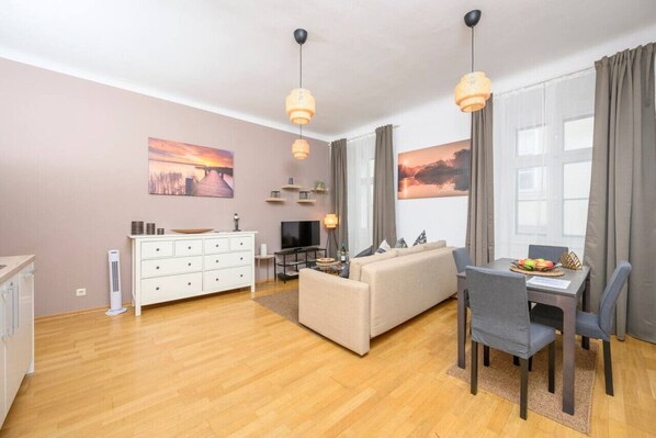 TV - Central Business Apartment (Vienna)