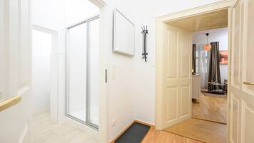 Sèche-cheveux, serviettes fournies