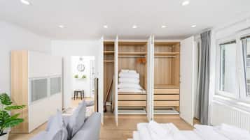 1 bedroom, desk, iron/ironing board, WiFi