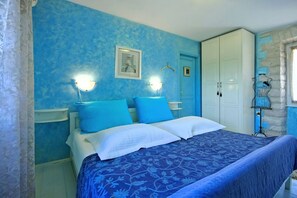 2 slaapkamers, een strijkplank/strijkijzer, gratis wifi, beddengoed