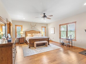 4 bedrooms, free WiFi, bed sheets - Sugar Mtn Home-Free Ski Shuttle / Hot Tub / Peloton (Sugar Mountain)