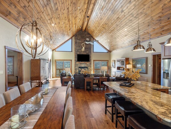 Dining - Sugar Mtn Home-Free Ski Shuttle / Hot Tub / Peloton (Sugar Mountain)