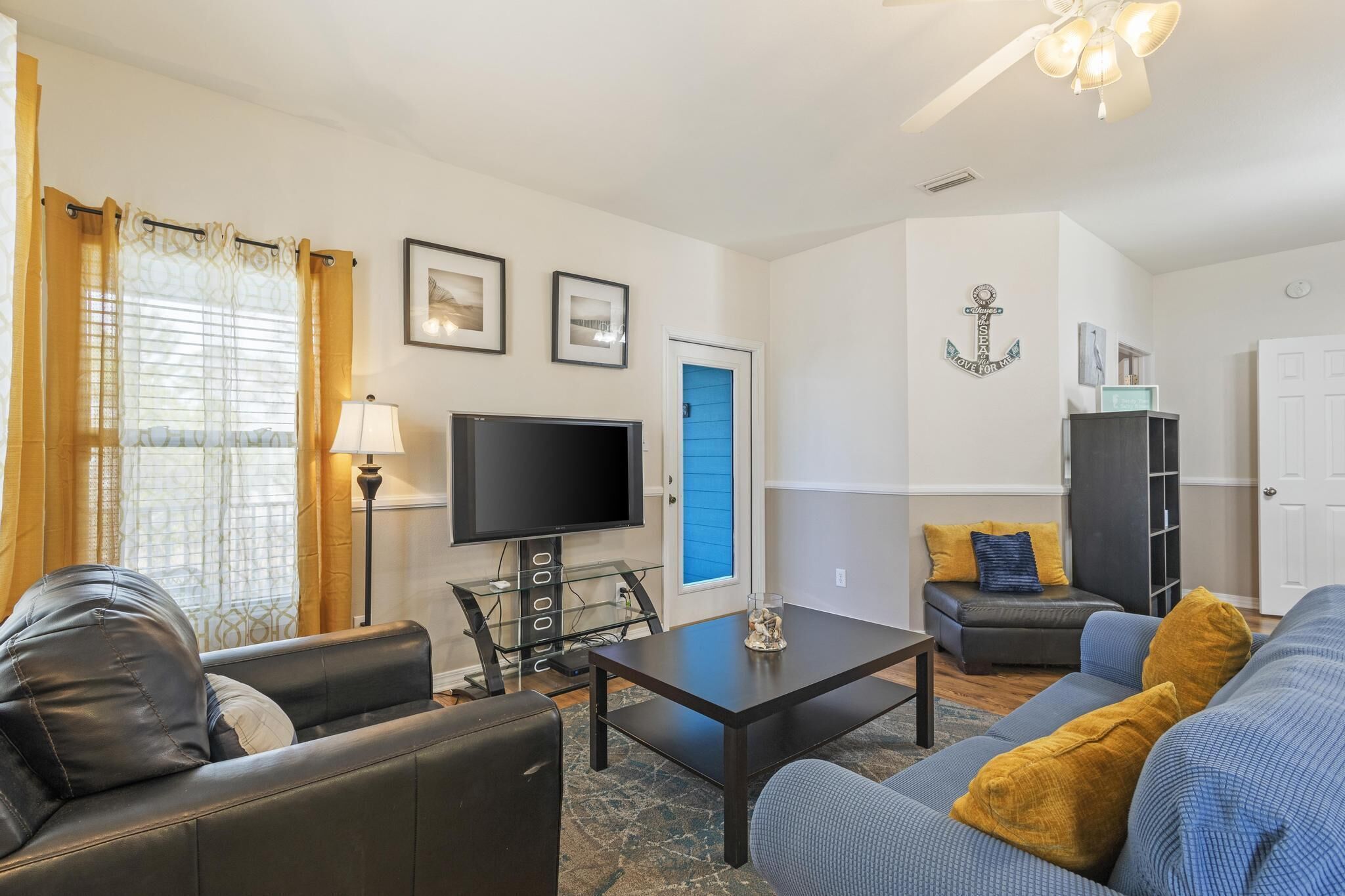 Book Now For A Great Stay~ Beach Nearby ~ 2 Pools In The Complex! - Alabama