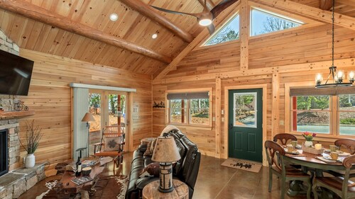 Ecusta Trailhead Cabin adjacent to the Trail