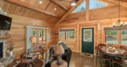 Ecusta Trailhead Cabin adjacent to the Trail