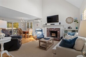 TV, ping pong - Wonderful dog friendly rental with access path to a private beach deeded at White's Pond! (Chatham)
