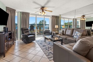 Appartement, 4 slaapkamers | Woonruimte