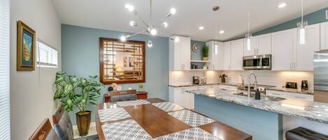 House (3 Bedrooms) | Interior