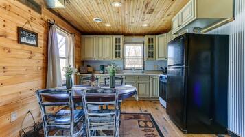 Lò vi sóng, lò nướng, bếp nấu, dụng cụ nấu nướng/bát dĩa/dao nĩa