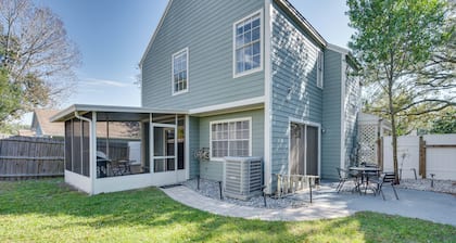 4 Mi to Busch Gardens: Lovely Tampa Home!
