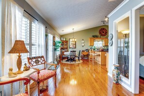 Interior - Cozy Buford Home w/ Piano ~ Mins to Lake Lanier! (Buford)