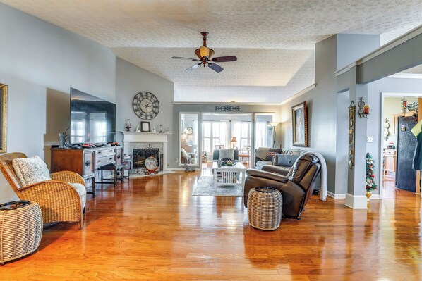 Interior - Cozy Buford Home w/ Piano ~ Mins to Lake Lanier! (Buford)