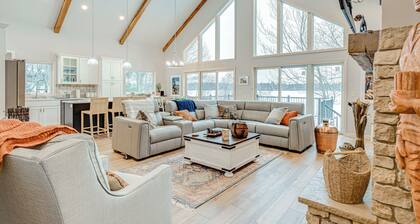 Lakefront Rhinelander Cottage w/ Private Dock!