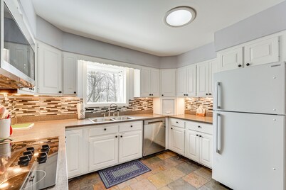 Cozy Fair Haven Home With Mountain Views!