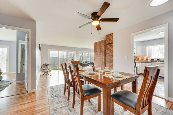 Dining - Cozy Fair Haven Home With Mountain Views! (Fair Haven)