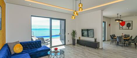 Télévision, cheminée