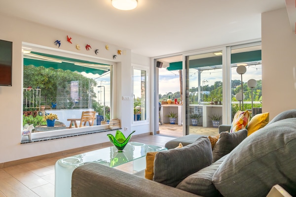 Luxury Apartment | Living area | Smart TV
