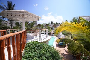 Deluxe Quadruple Room | In-room safe, individually decorated, free WiFi, bed sheets