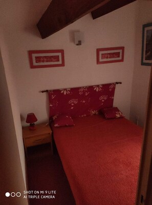 3 bedrooms, soundproofing, iron/ironing board, free WiFi