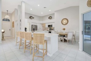 Dining - Live Like a Local: Charming Pool Home in Berkshire Lakes (Naples)