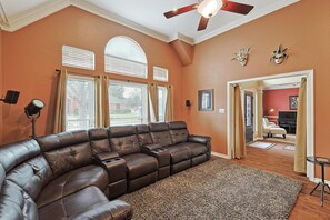 TV, fireplace, offices
