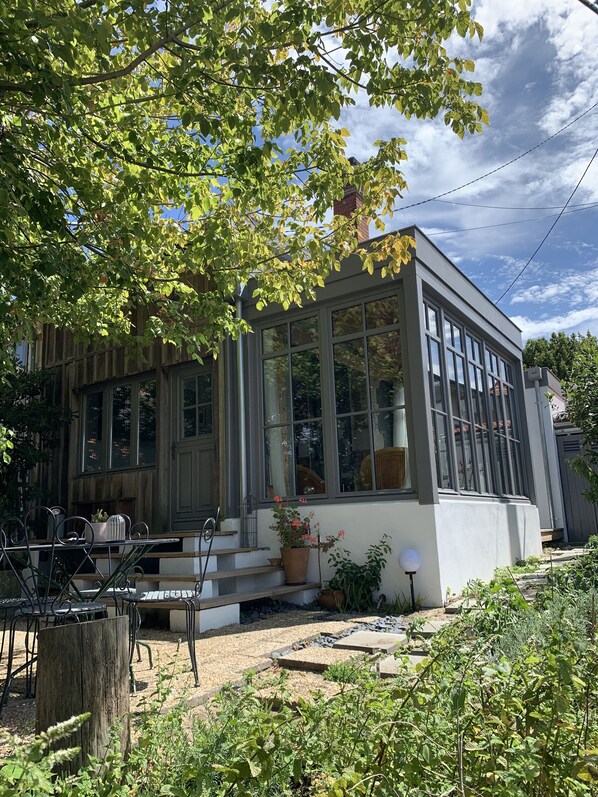 Outdoor dining - Cosy Little House &garden (Arcachon)