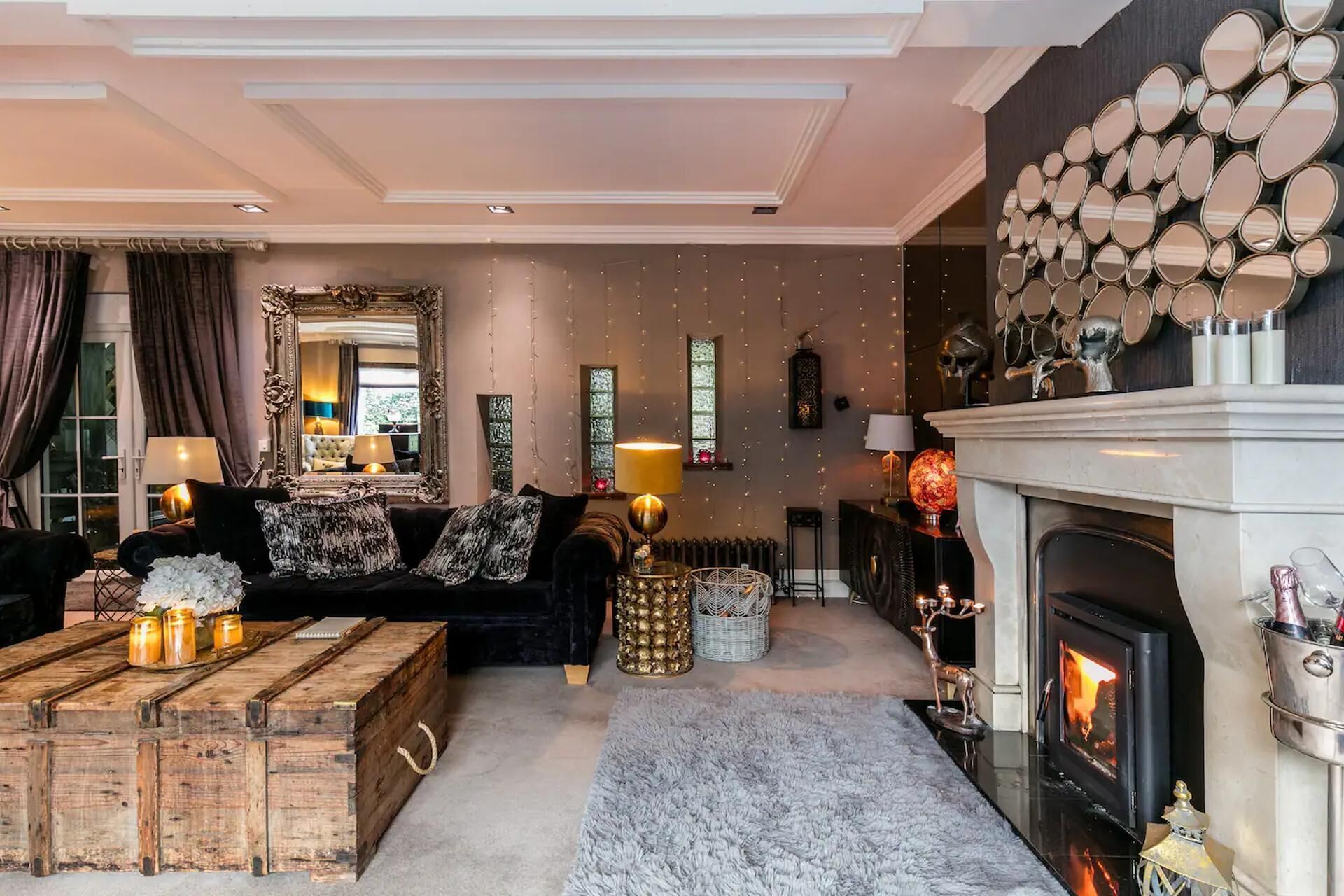 House | Living area | TV, fireplace