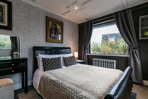 Talo | 4 makuuhuonetta, ilmainen Wi-Fi, vuodevaatteet