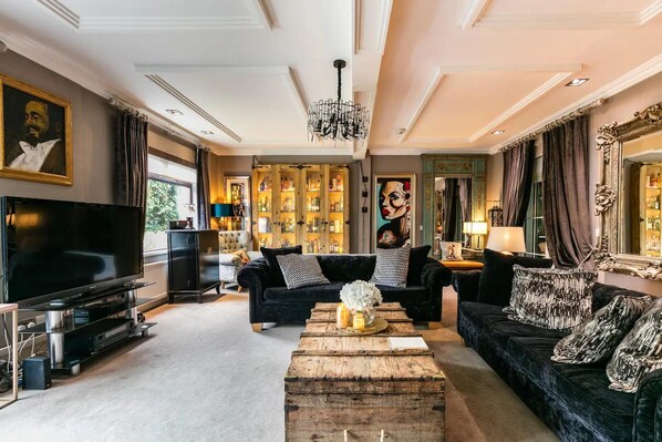 House | Living area | TV, fireplace - The Cool Belfast Home (Newtownabbey)