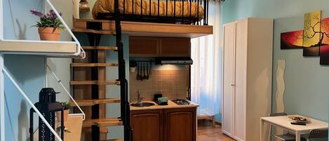 豪華開放式套房 | 客廳 | 40 吋LED 電視連數碼電視頻道