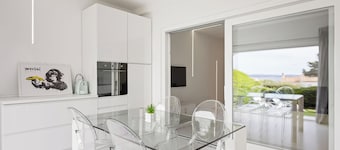 Villa con Rooftop e Giardino Privato a 200 Metri Dalla Spiaggia