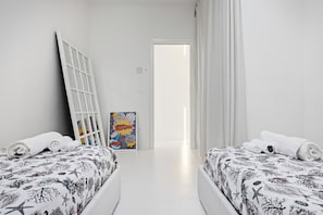 2 habitaciones, tabla de planchar con plancha, wifi y ropa de cama 