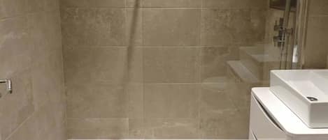 Apartment | Badezimmer