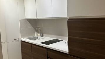 Microondas, parrilla de estufa y lavavajillas