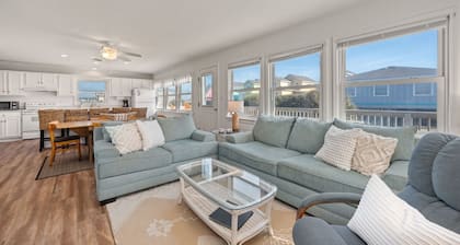 Direct Beach Access at my newly updated cottage in Nags Head, NC