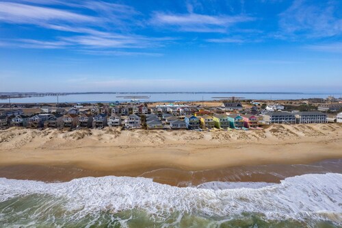 Direct Beach Access at my newly updated cottage in Nags Head, NC