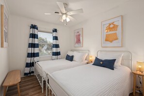 4 habitaciones, caja de seguridad en la habitación y escritorio