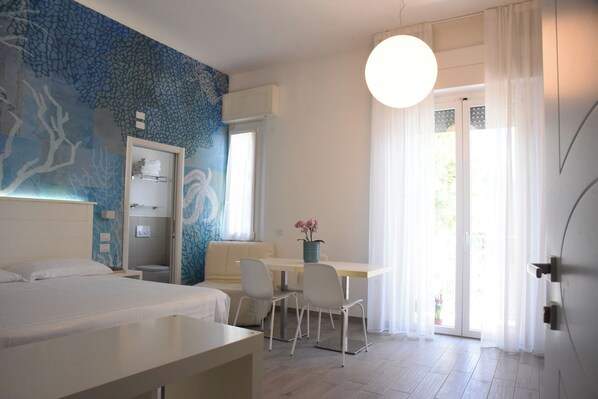 1 bedroom, iron/ironing board, free WiFi, bed sheets - Shell: Double room with kitchenette (Bellaria-Igea Marina)