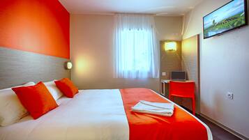 Superior Room | Desk, soundproofing, free WiFi, bed sheets