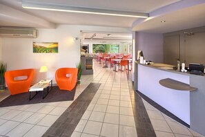 Reception - Hotel Formule Club Bordeaux Cenon (Cenon)