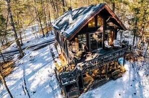 Exterior - An Après Adventure Destination! (Jay)