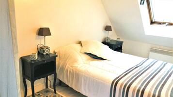 3 chambres, fer et planche à repasser, lit parapluie, Wi-Fi