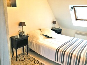 3 chambres, fer et planche à repasser, lit parapluie, Wi-Fi