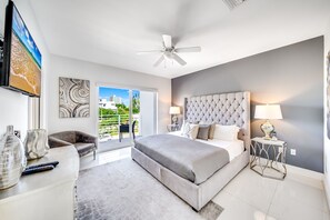 4 bedrooms, desk, iron/ironing board, travel crib - Pool+Hot Tub+Sauna+Gym! 1 Minute Walk To Beach! (Pompano Beach)