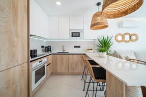 Fridge, microwave, oven, stovetop - Luxury by the sea (Puerto del Carmen)