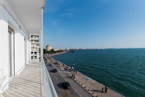Exterior - Primavera' Seafront apt with tower view (Thessaloniki)