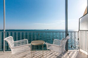 Exterior - Primavera' Seafront apt with tower view (Thessaloniki)